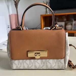 Michael Kors Callie Saffiano Leather X-Small Crossbody - Vanilla/ Acorn